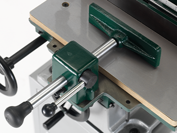Masywny zacisk do blokowania elementu na stole dłutownicy FM25 Record Power