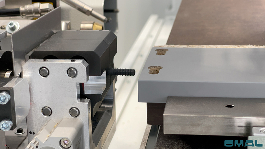 Mechanizm do wstrzeliwania złączek Peanut w Insert Peanut 1300 Omal