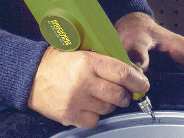Grawerka Record Power podczas pracy | agencja-amk.pl Grawerka Record Power podczas pracy