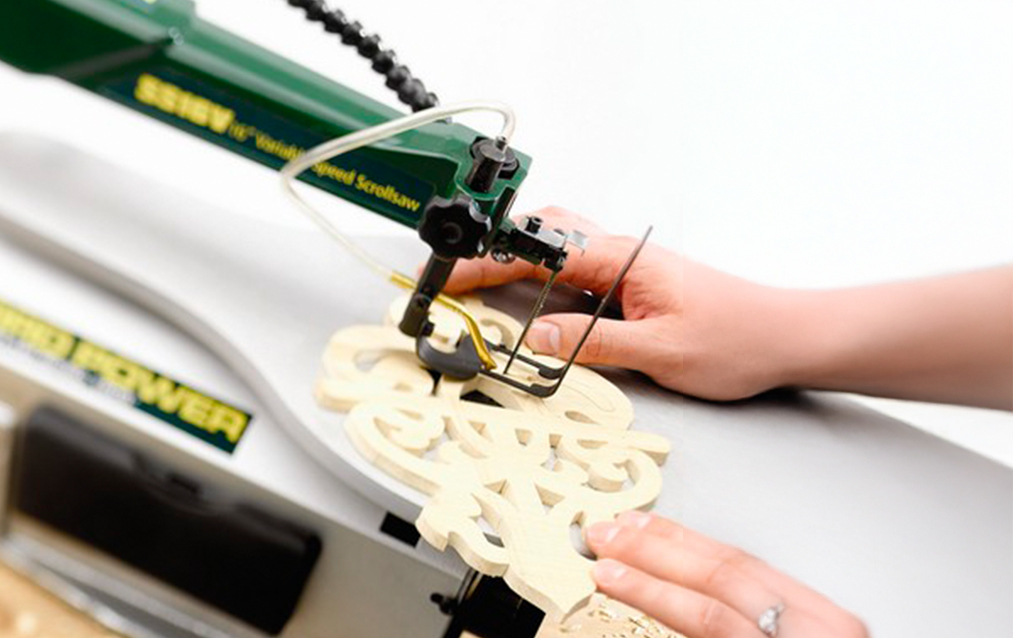 Jak działa wyrzynarka włosowa? Poradnik dla początkujących