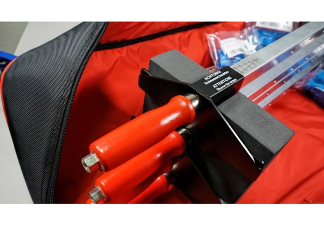 Komplet 4 ścisków do deski tarasowej z gniazdem na bit na uchwycie drewnianym SW13