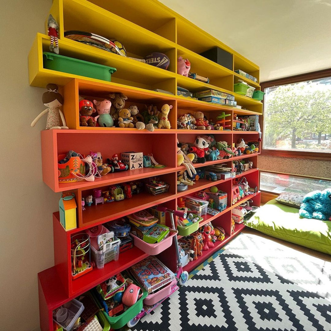 Niewidoczne złącze meblowe, samozaciskowe Peanut® 2