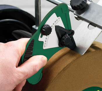 Przyrząd do pomiaru kąta ostrzenia narzędzia WG250/T