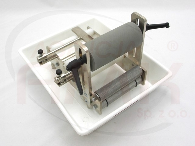 Stacjonarna nakładarka kleju z górną rolką dociskową - max szerokość elementu 150 mm, max wysokość 90 mm