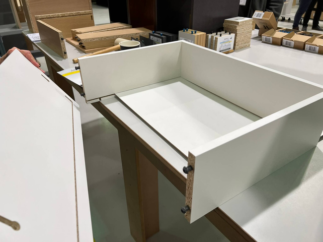 Złącze meblowe samozaciskowe Peanut® 3 Long