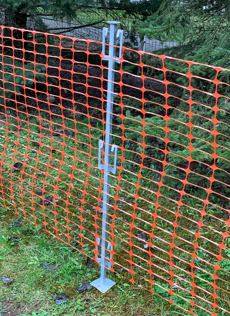 Słupek ogrodzeniowy 150cm do mocowania siatki