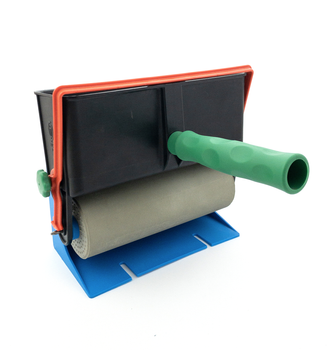 Nakładarka kleju ręczna z wałkiem gumowym, szerokość 150 mm, z podstawą