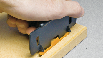 Przyrząd montażowy do złączy CHAMP