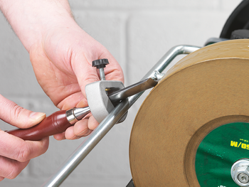 Przyrząd do ostrzenia krótkich narzędzi w kształcie "V" WG250/B